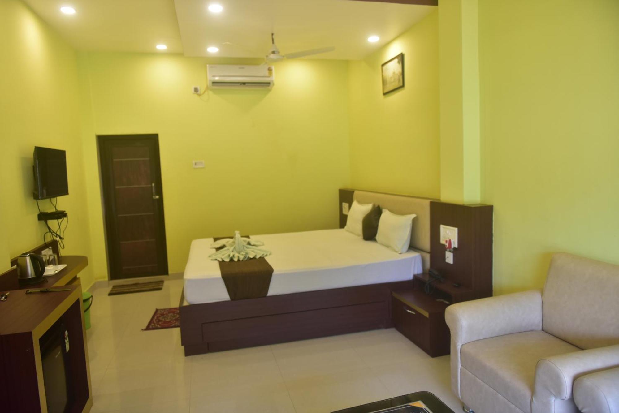 Golden View Resort And Restaurant Tajpur Buitenkant foto